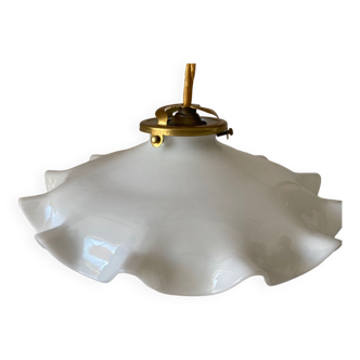 White opaline suspension