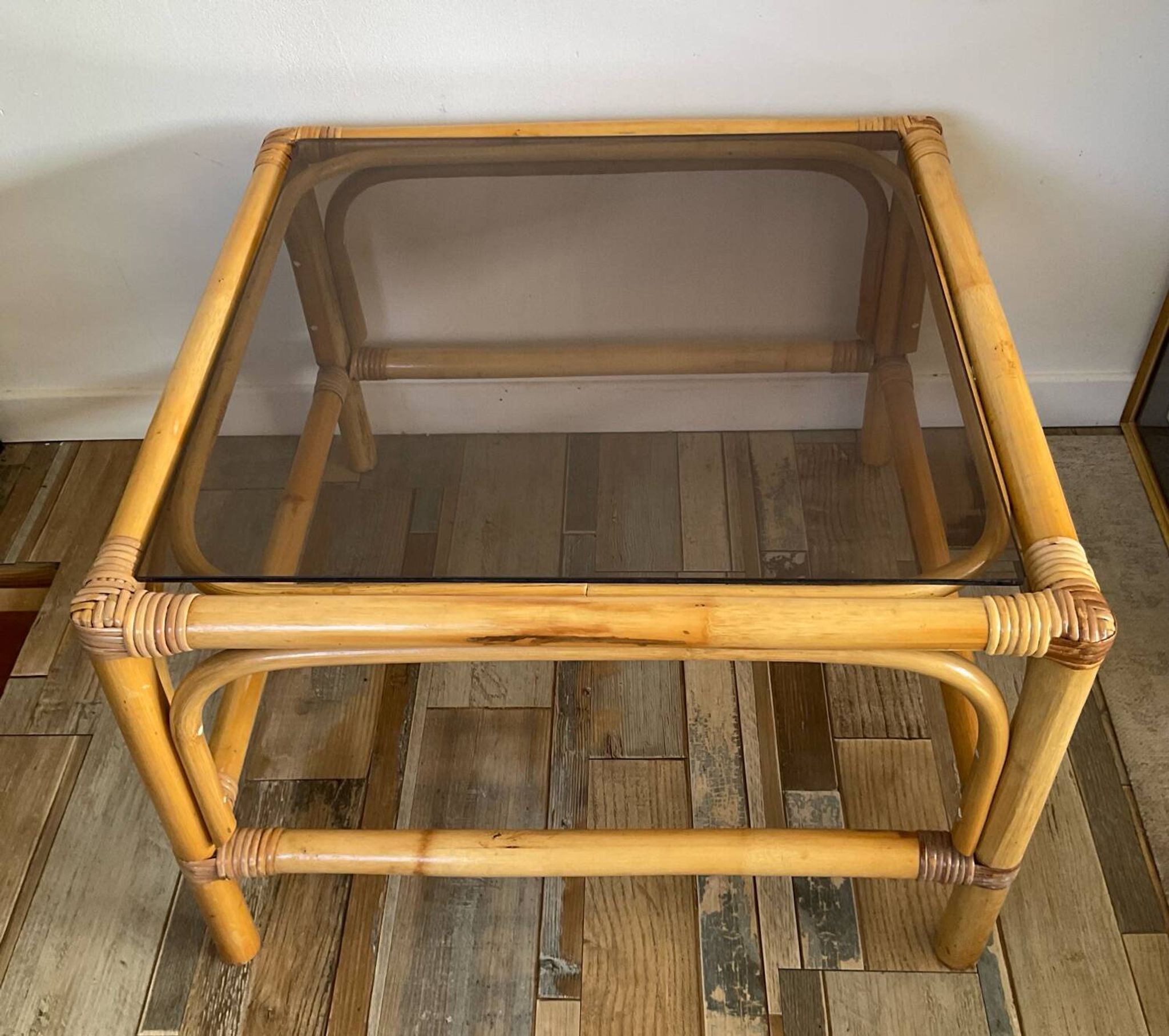 Tabb bo le basse vintage en rotin et verre fumé