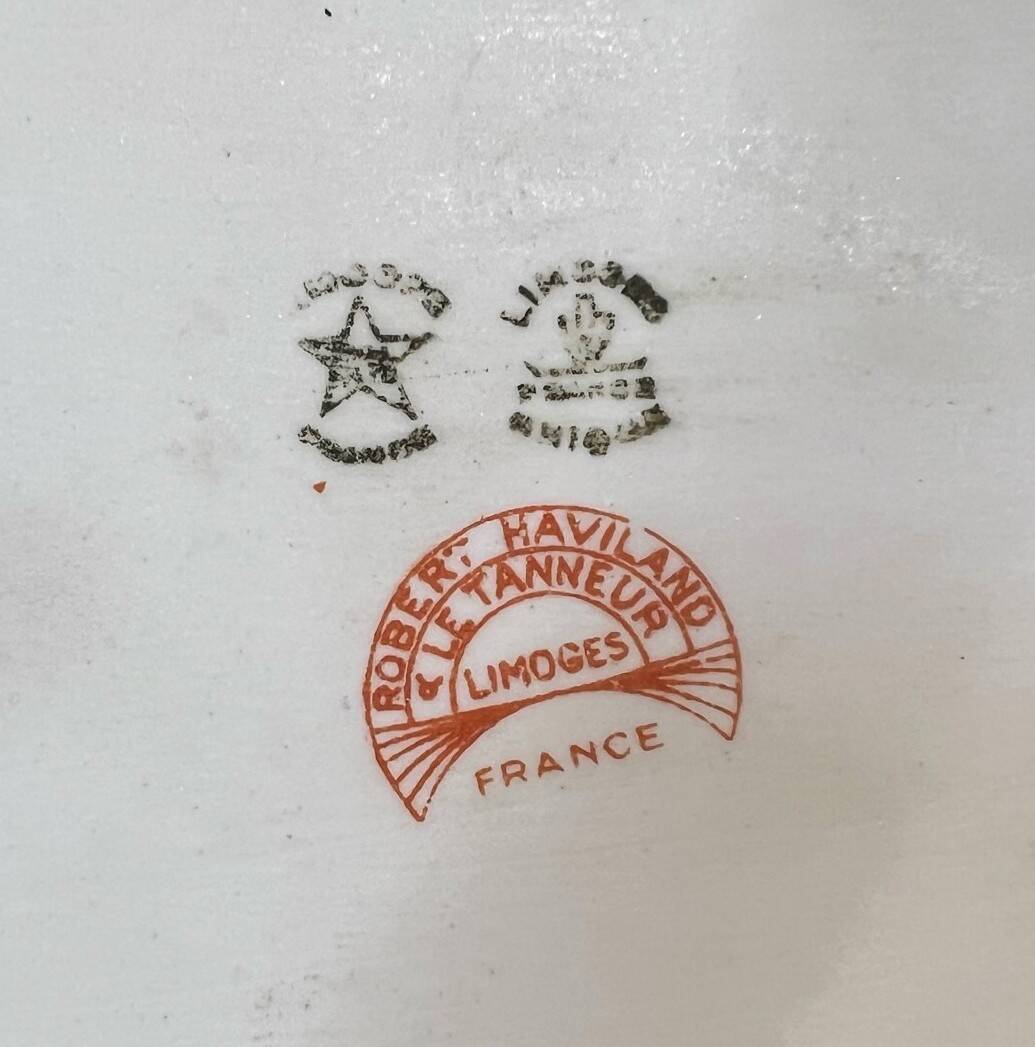 Service of 10 diabolo egg cups, 2 salt cellars and Haviland porcelain tray and