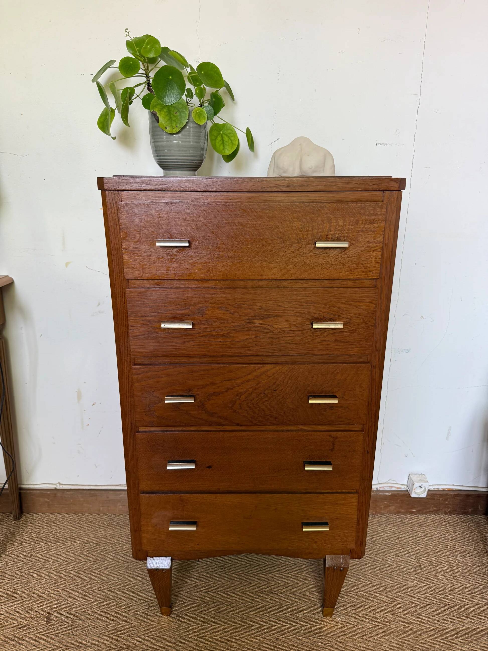 Vintage oak chest of drawers with oak veneer