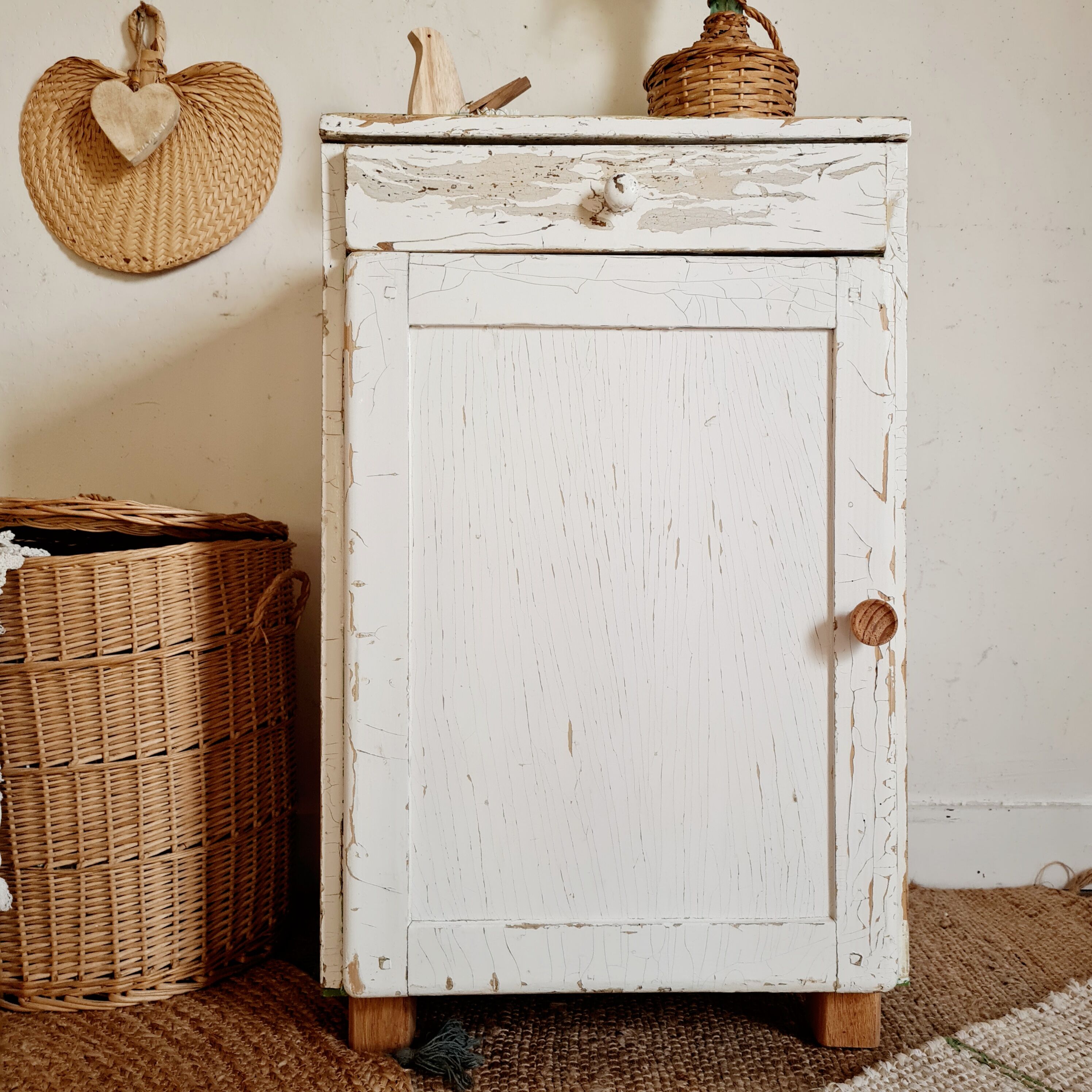 Renovated patinated white jam