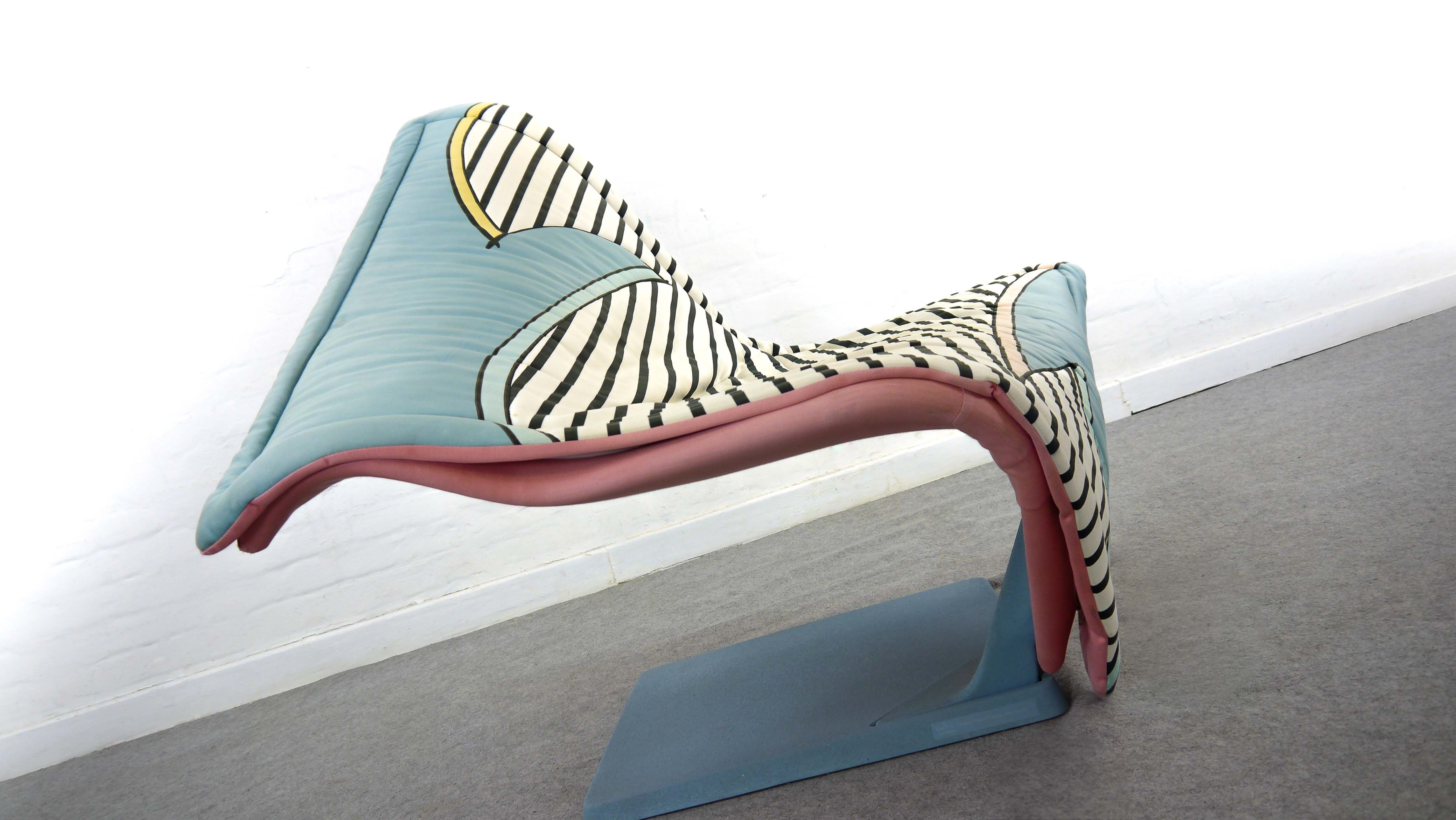 Postmodern "Flying Carpet" Memphis Lounge Chair by simon Desanta for Rosenthal