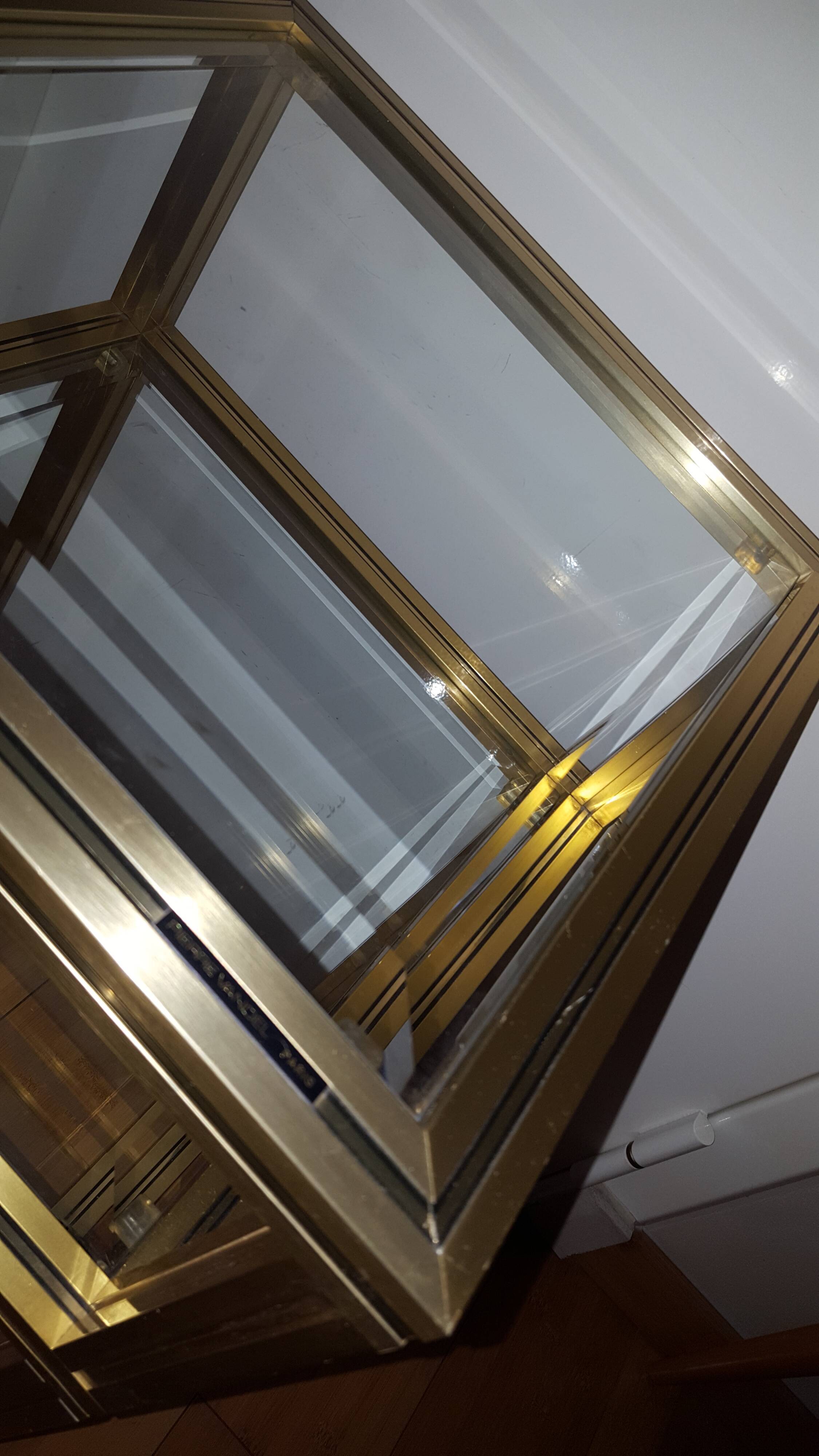 Table design Pierre Vandel