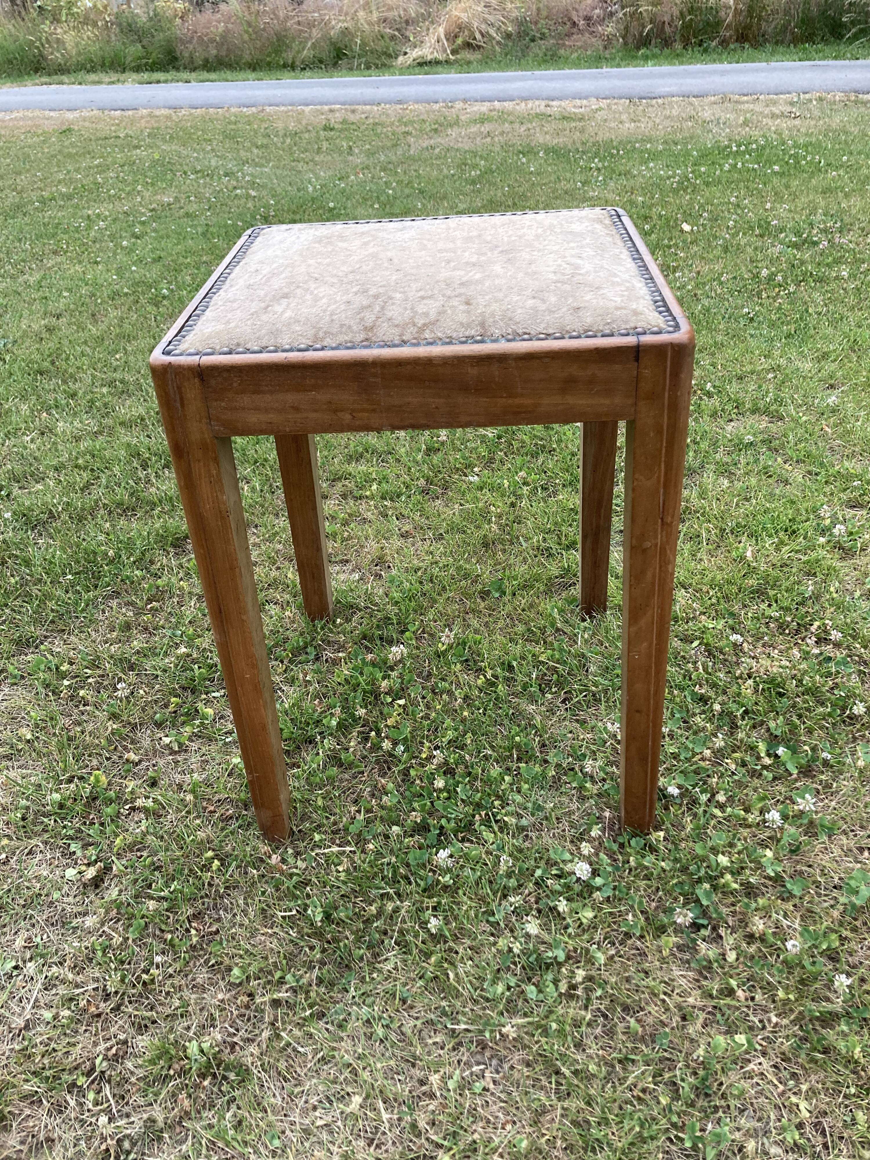 Deco aero stool