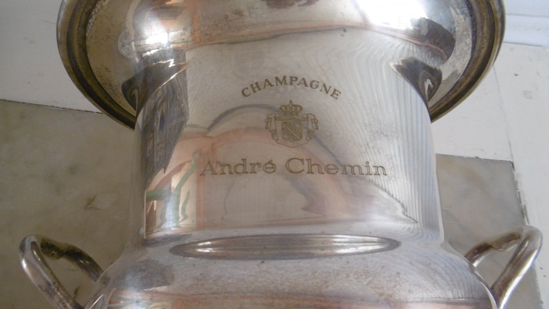 Medicis style champagne bucket in silver metal