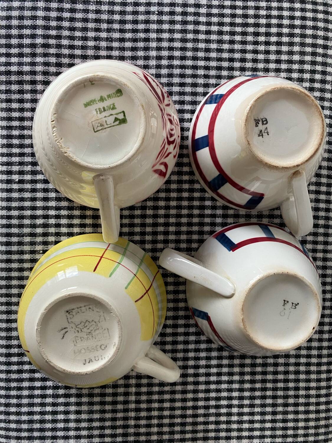 Lot de 8 tasses vintage