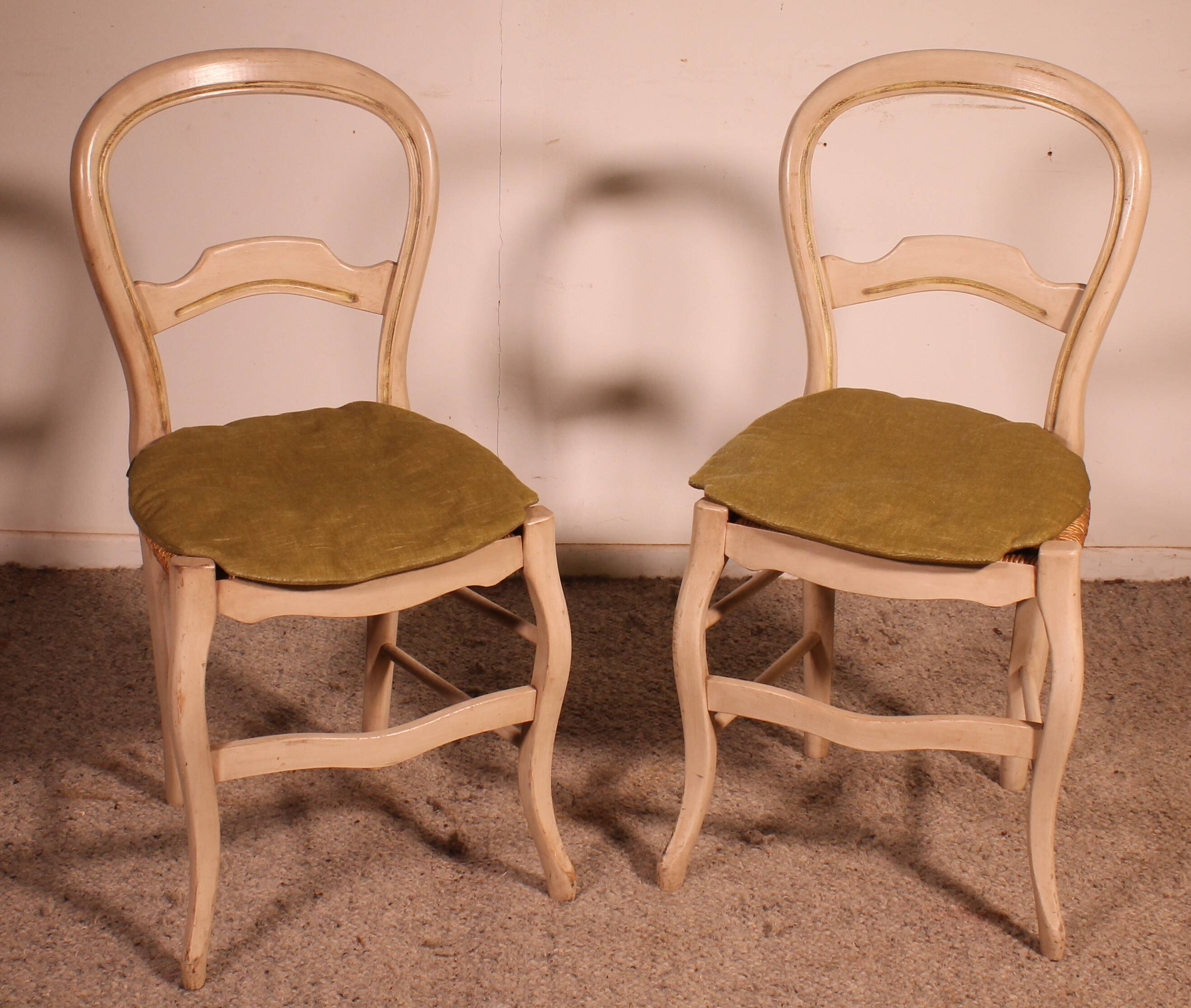2 chaises paillées en bois polychrome