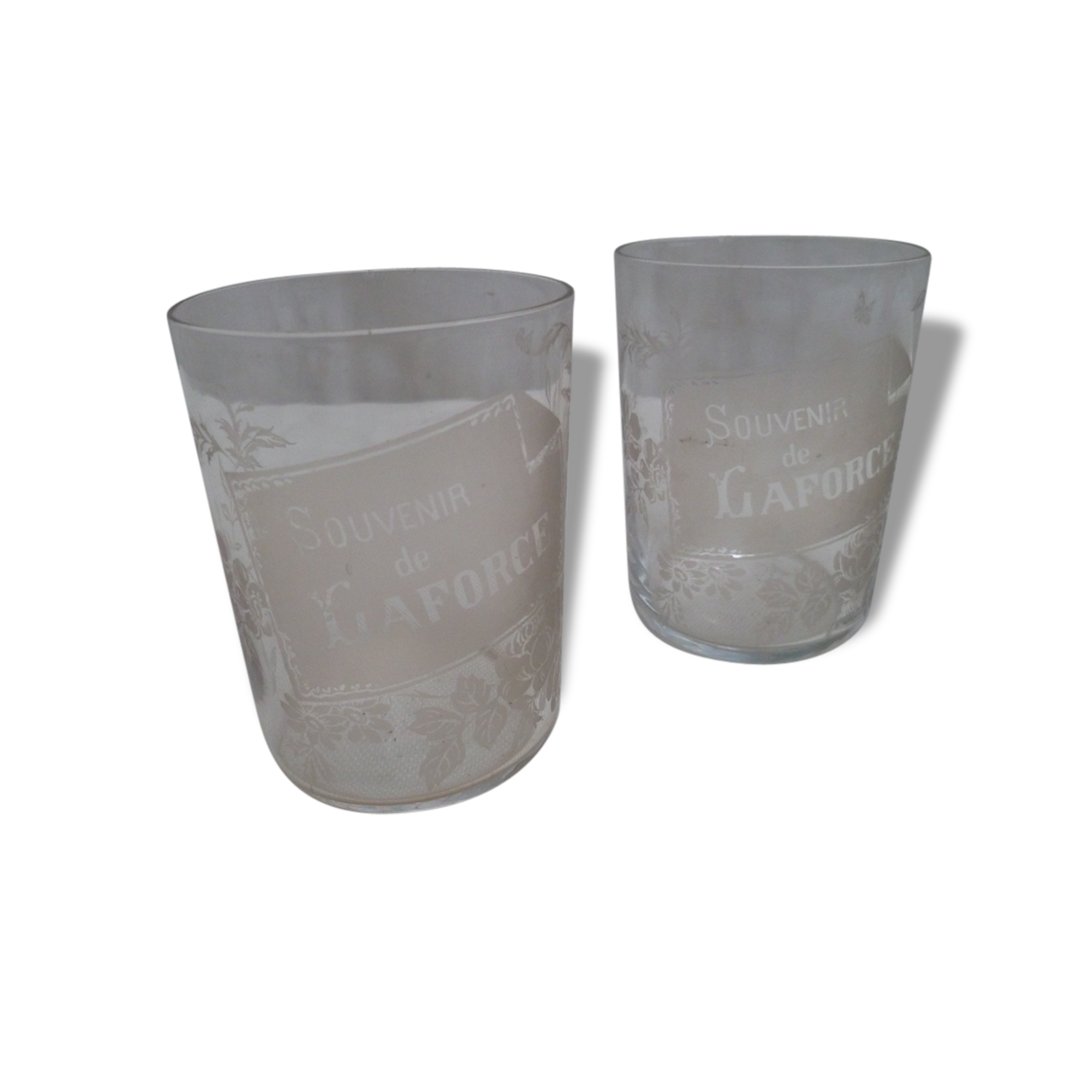 Two former glasses cups engraved Souvenir