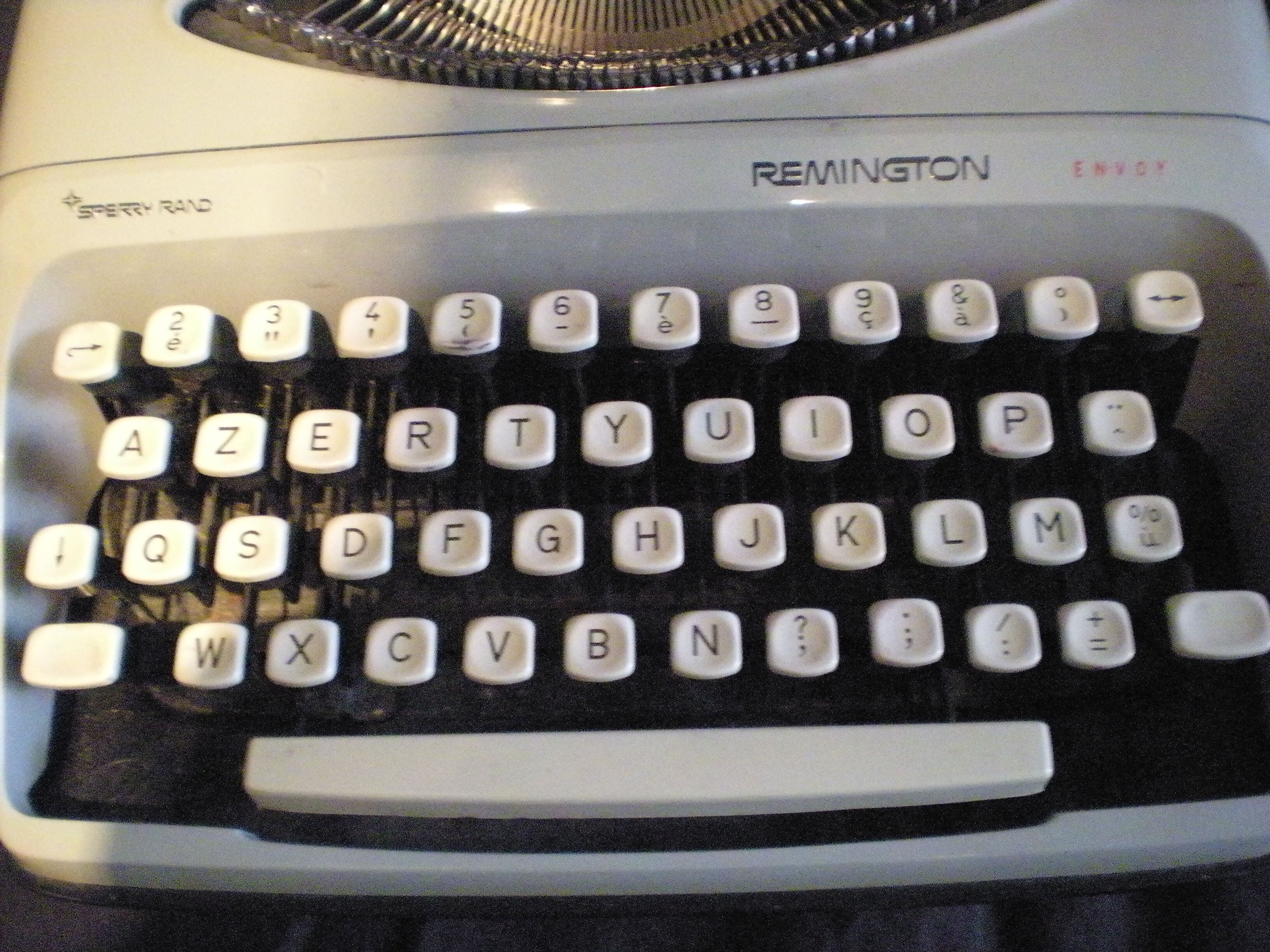 Remington Envoy - Sperry Rand typewriter