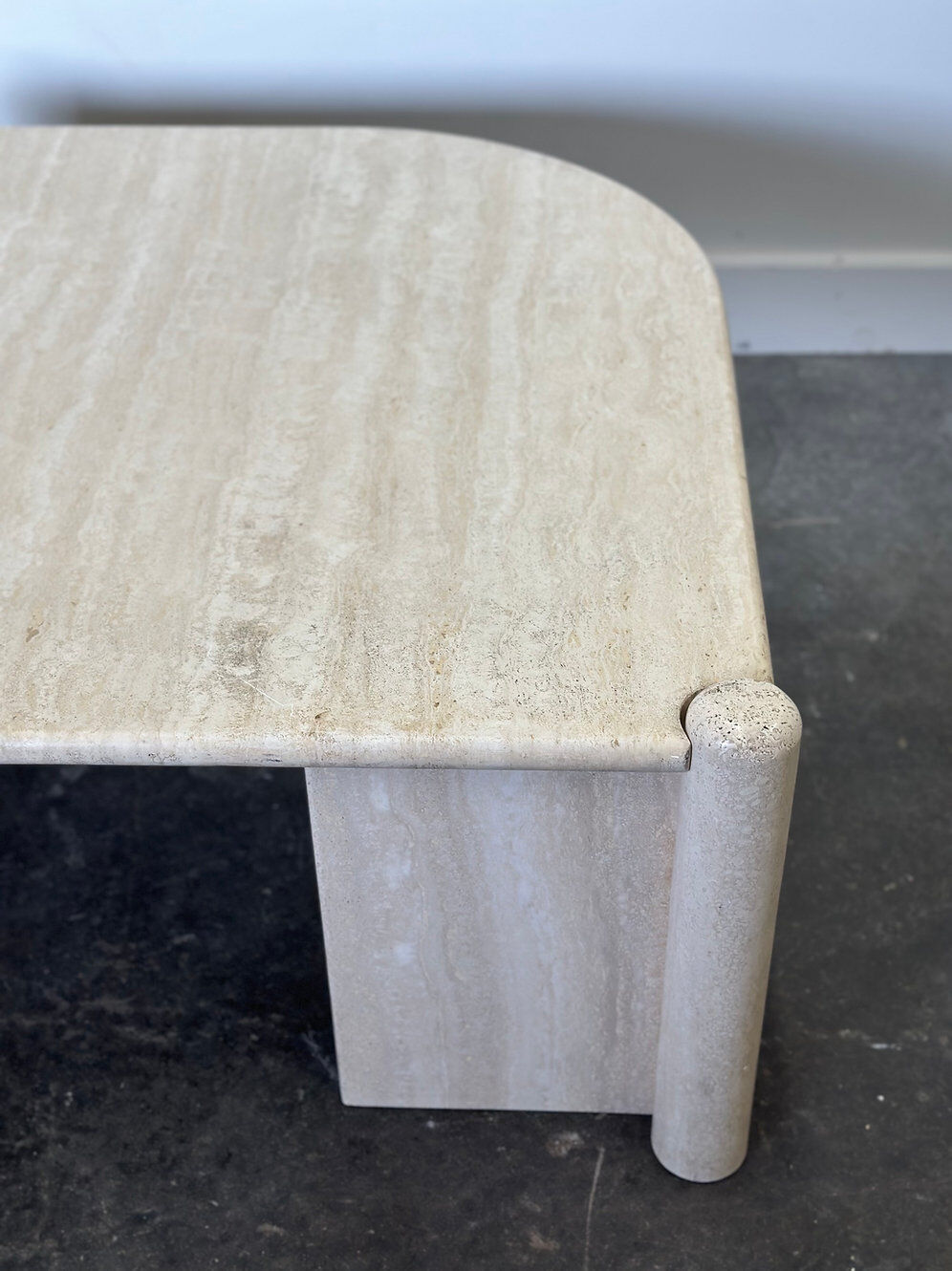 Vintage eye-shaped travertine marble coffee table, 1980s France