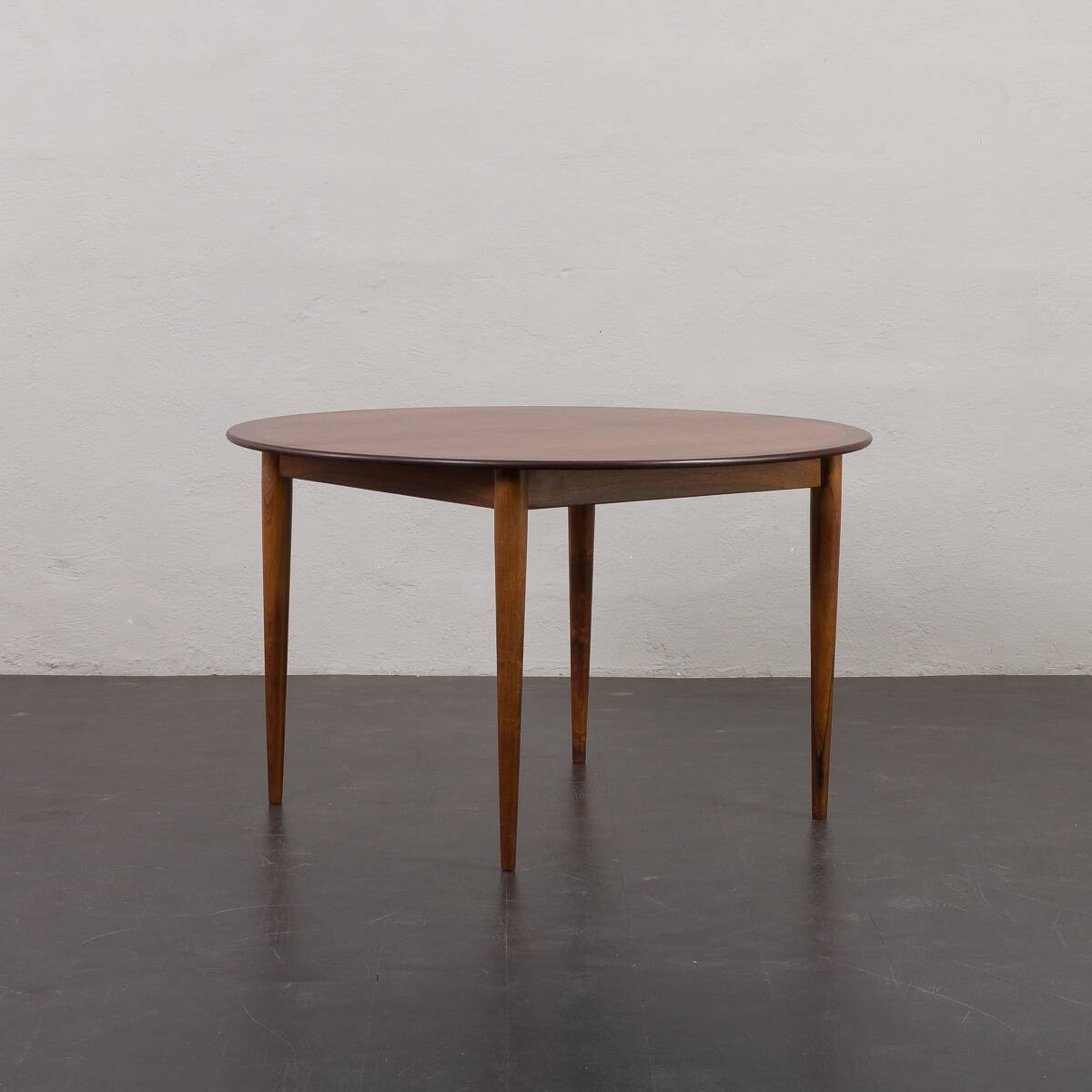 Circular dining table in rosewood, model 'PJ 2-5' by Grete Jalk