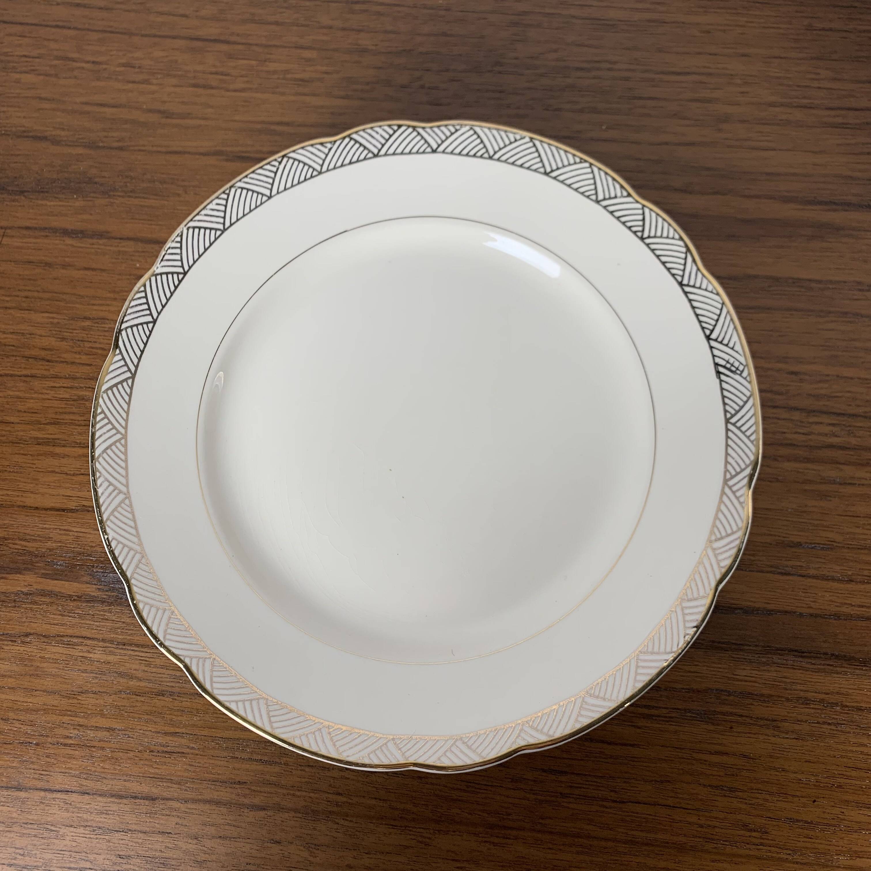 Set of 6 Villeroy & Boch white and gold flat plates, 1950