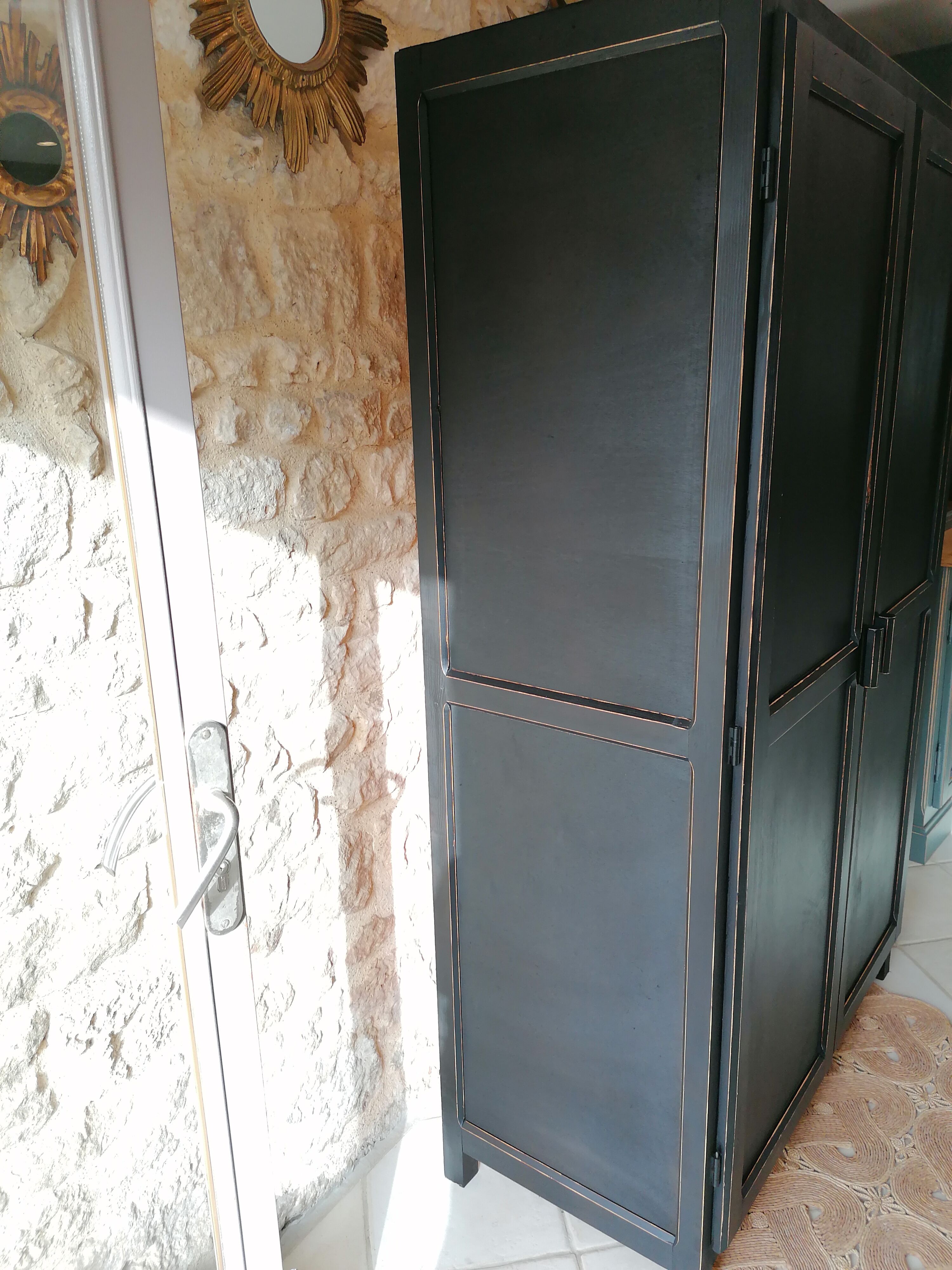 Armoire parisienne
