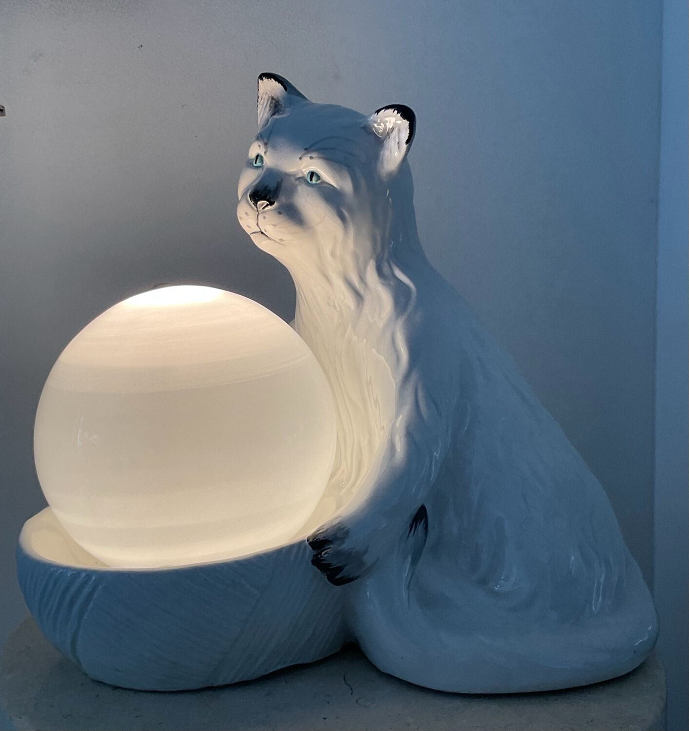 Vintage ceramic cat lamp from the 70s