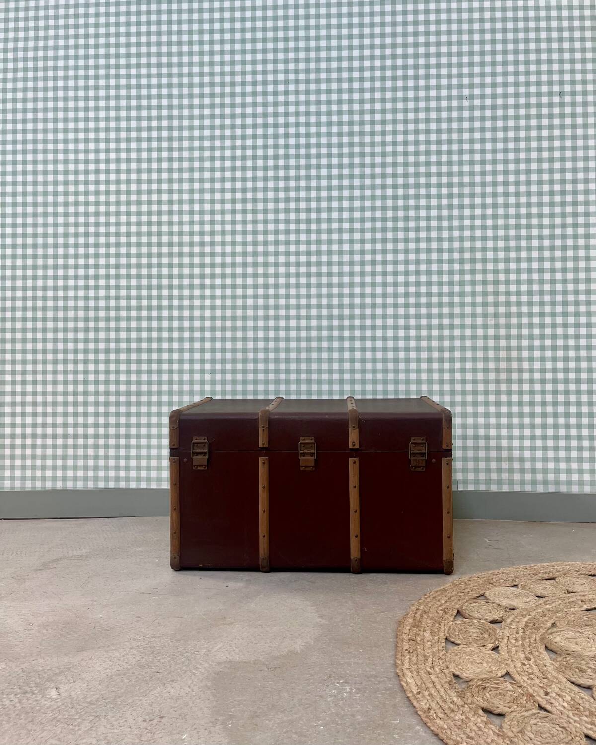 Circled travel trunk