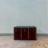 Circled travel trunk