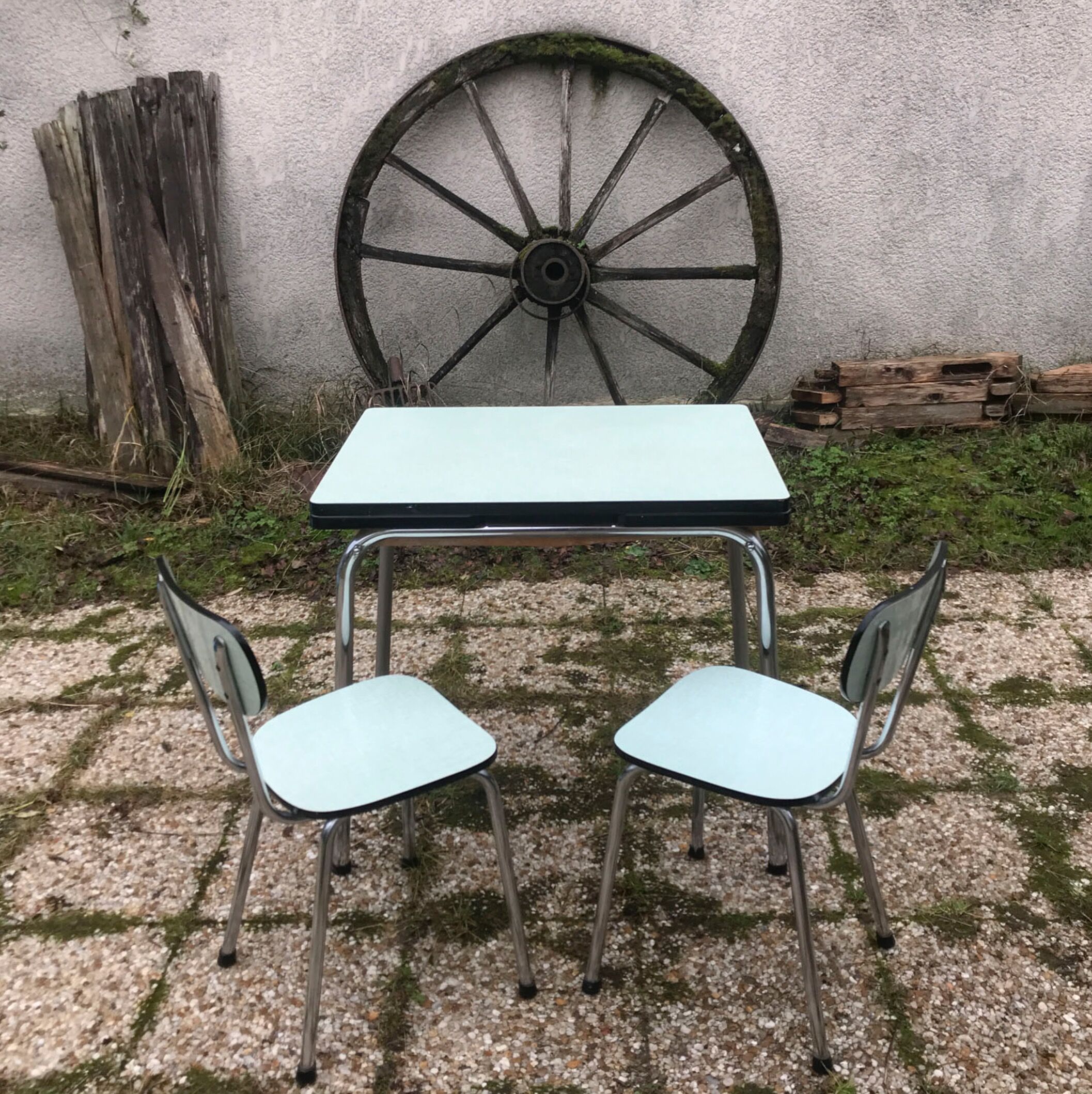 Table and chairs in water green formica