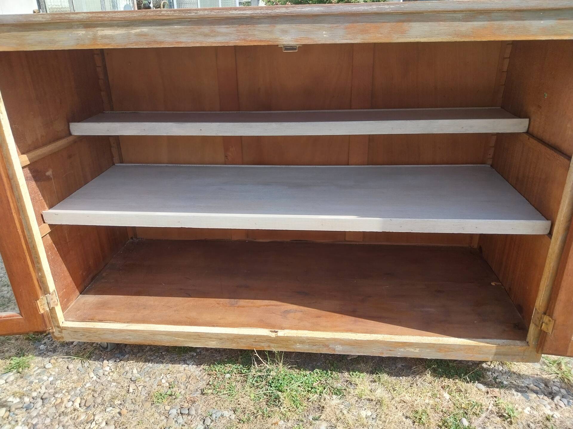 Glass cabinet