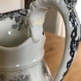 Pichet ancien en porcelaine décorée de GRIGNY
