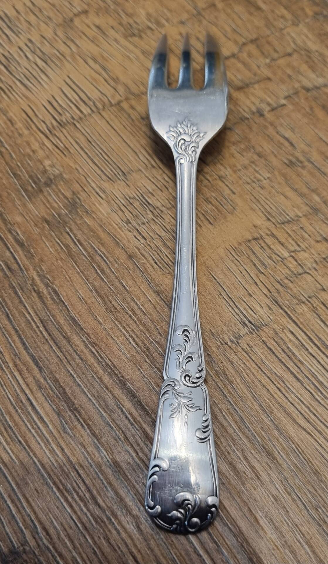 5 silver cake forks from the mid-20th century