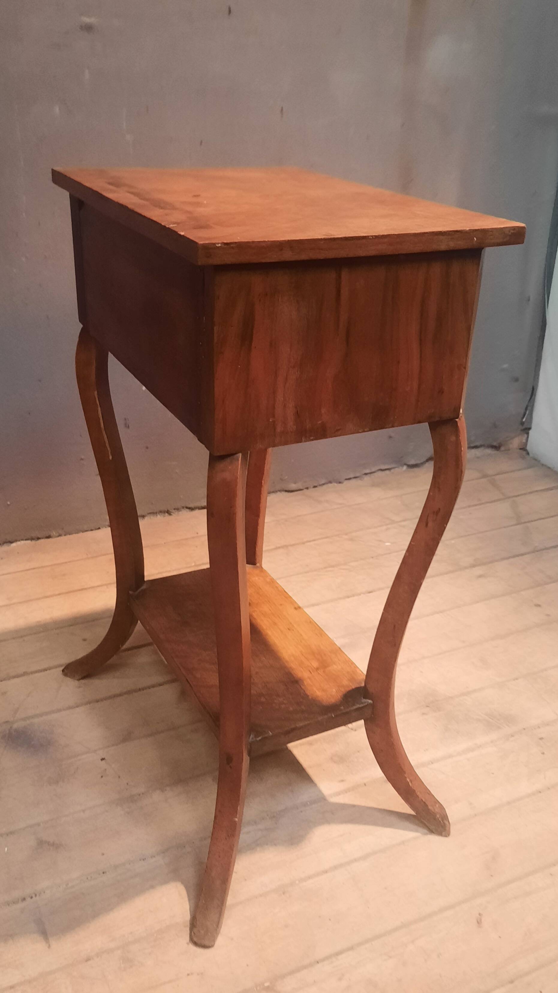 Coiffeuse du dix-neuvieme sciecle