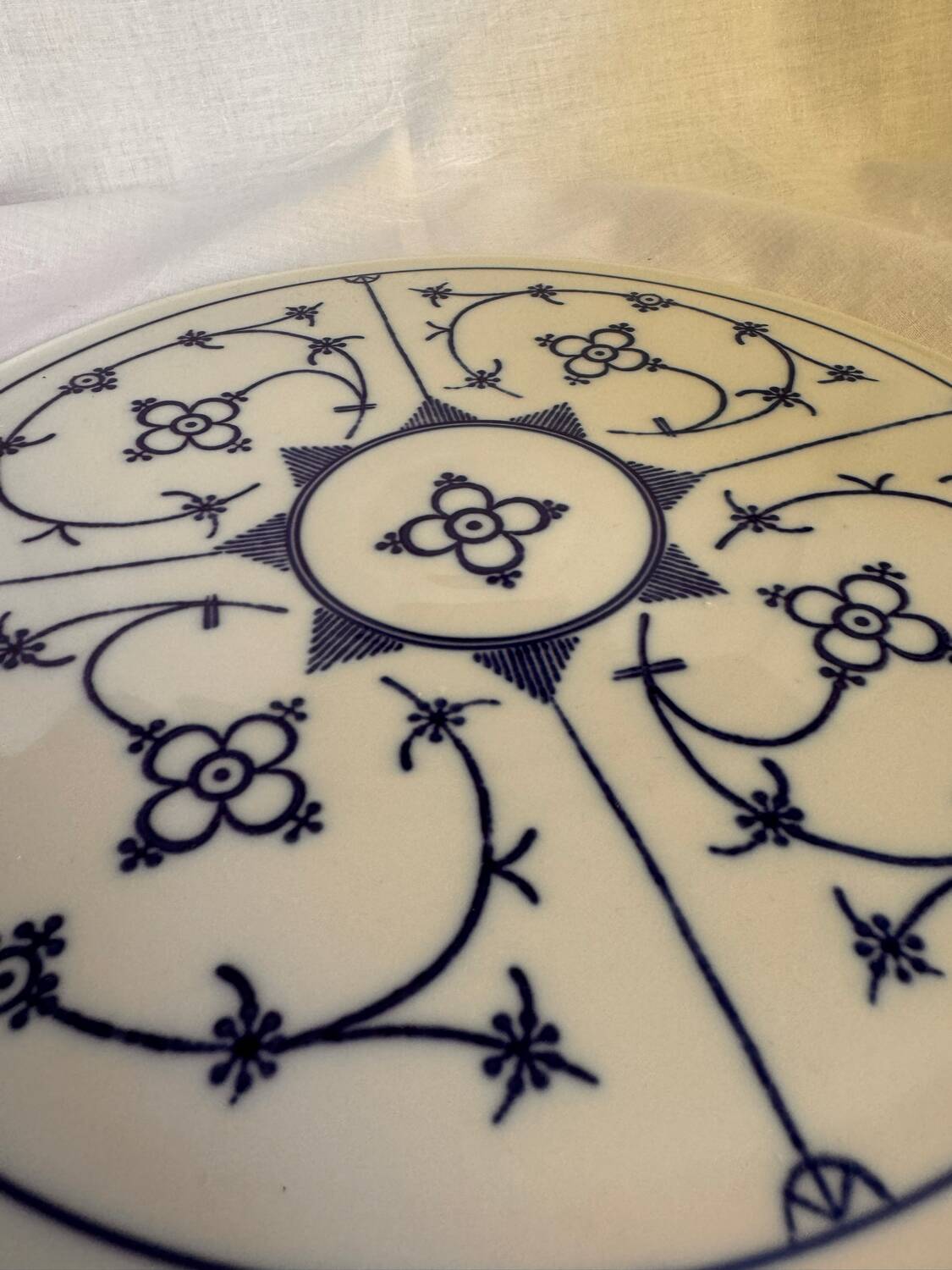 Plateau à gâteaux en porcelaine décorée bleue Bareuther Bavière