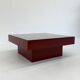 Table basse italienne rouge du milieu du siècle avec plateau en verre