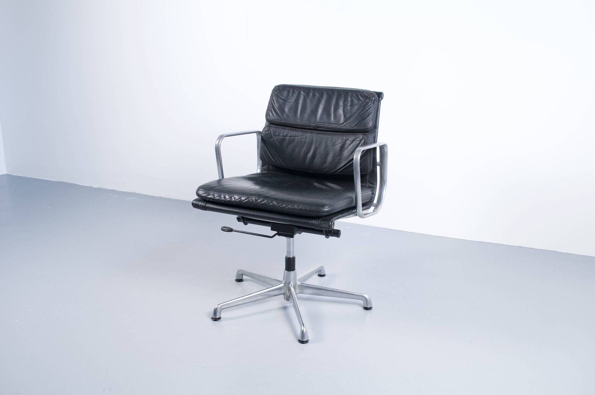SOFT PAD CHAIR EA 217 EAMES BLACK LEATHER HERMAN MILLER PUBLISHED BY ICF 1970s