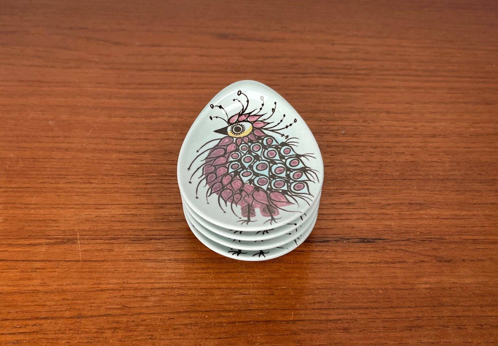 Small oyster or Danish sauce plates from the mid-century by Beth Breyen for Royal Copenhagen, set of 4.