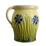 Pichet ancien en faïence française orné de fleurs peintes à la main