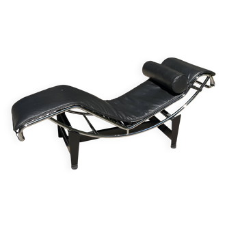 Le Corbusier LC4 Meridian in black leather