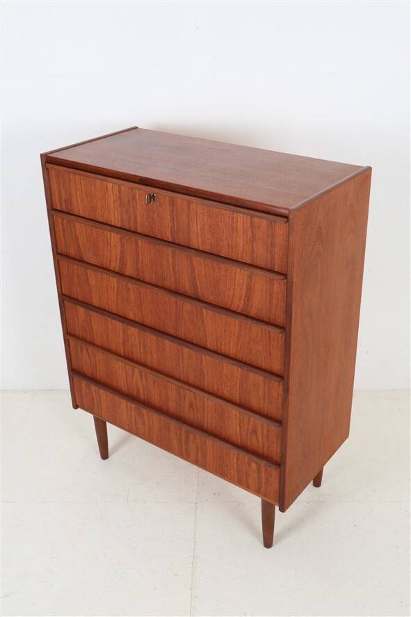 Restored Hanbjerg Møbelfabrik 'Tallboy' teak chest of drawers / Mid-century Danish modern design / 1960s