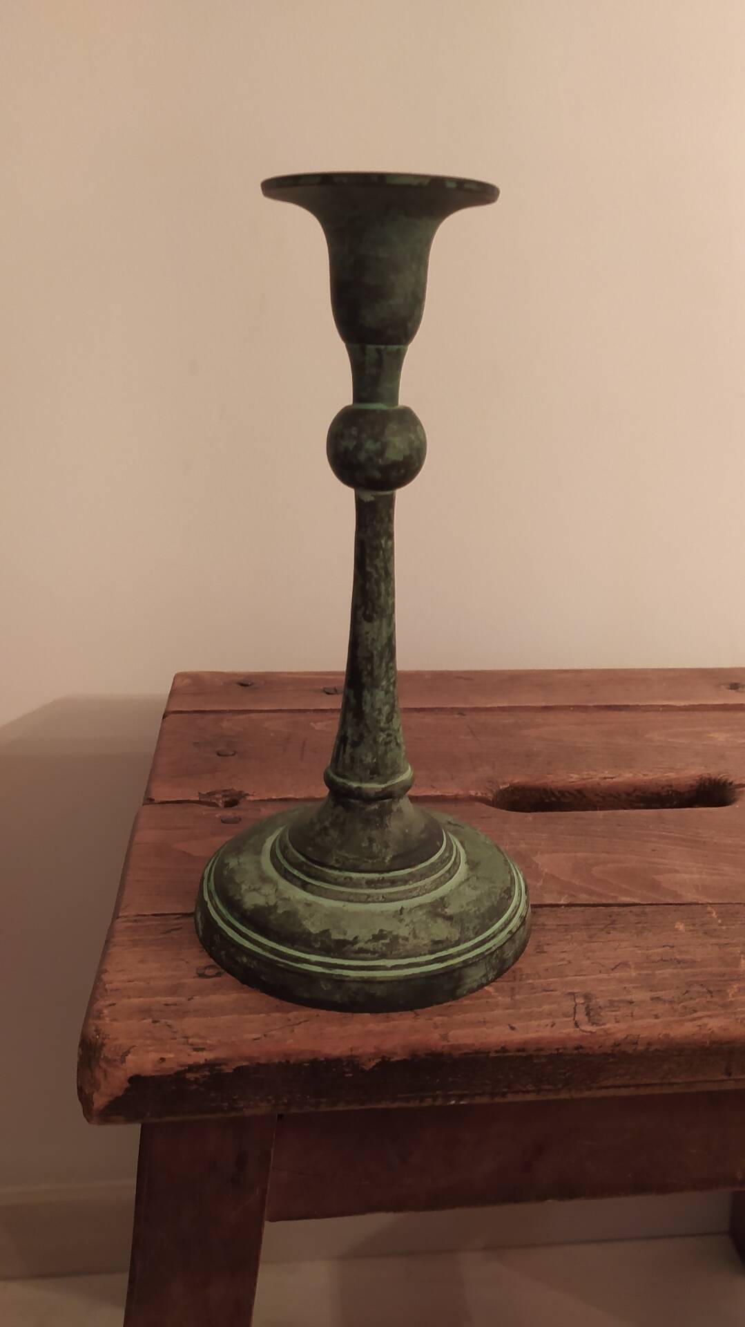 Bougeoir ancien en régule Vert de gris