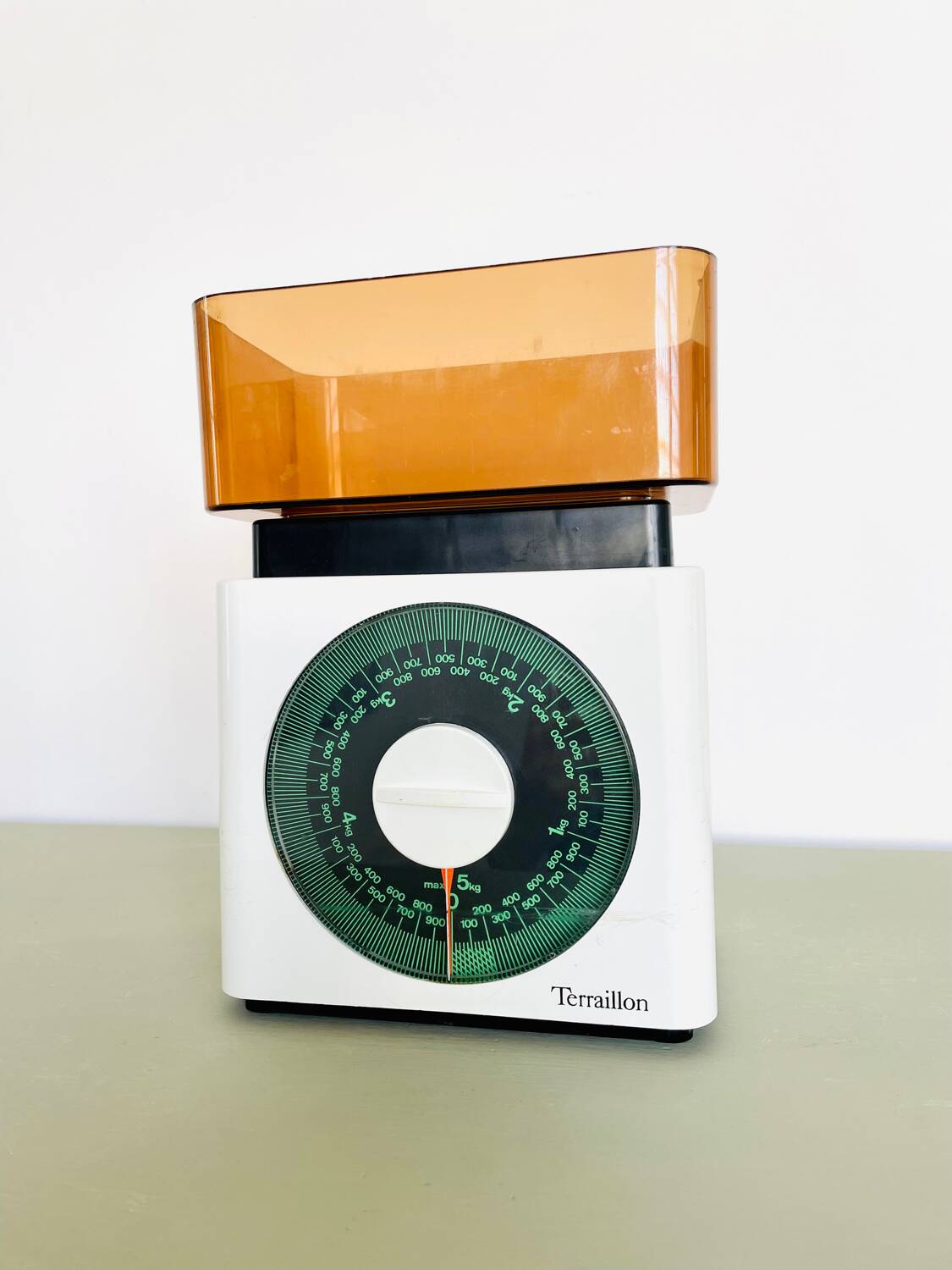 Vintage Terraillon scale 1976