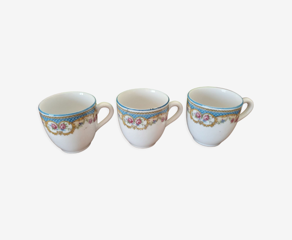 3 tasses en porcelaine