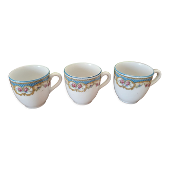 3 tasses en porcelaine