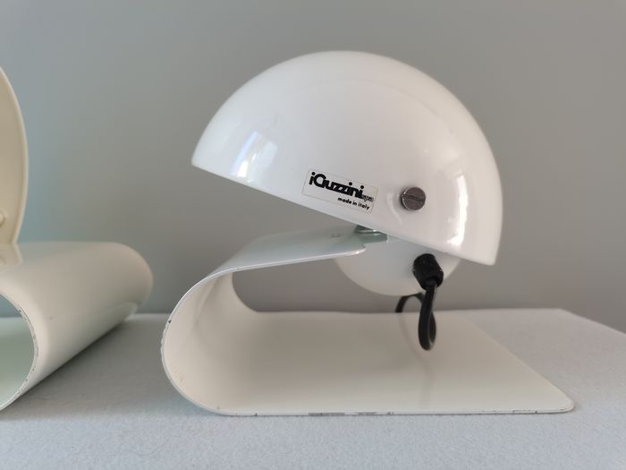 Pair of Guzzini lamps by Giuseppe Cormio "Bugia"