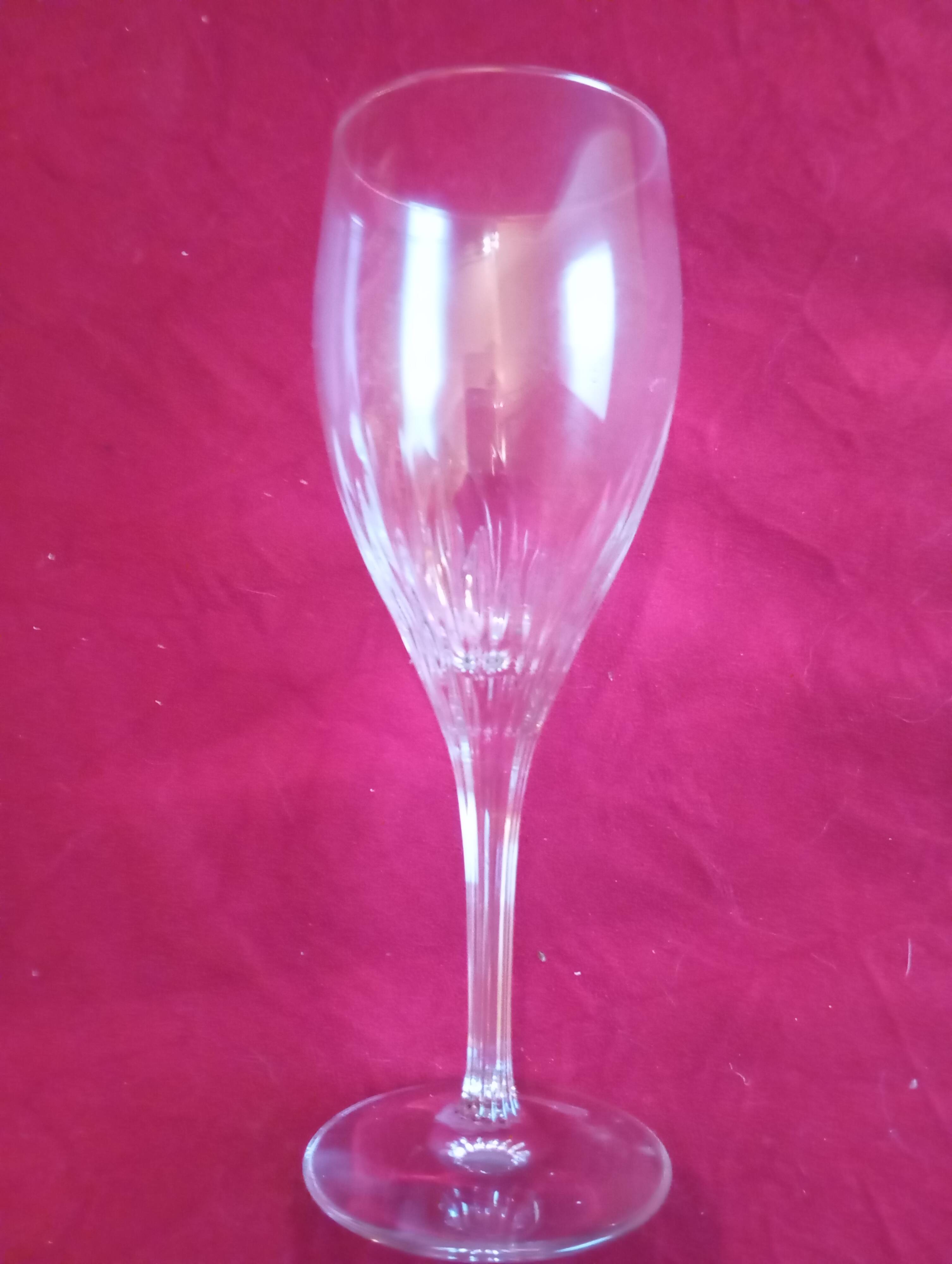 Set of 12 stemmed glasses