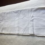 Drap ancien brodé fleurs et jours