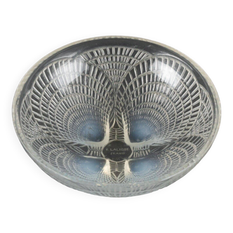 Lalique France opalescent scallop bowl numbered 3204