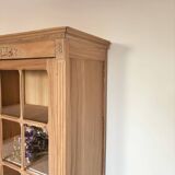 Old Parisian wardrobe solid wood ornaments