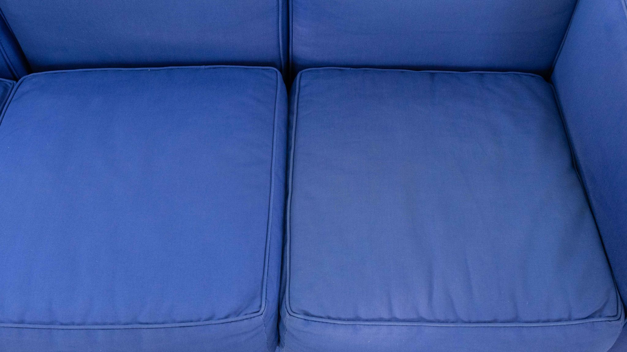 Cassina LC2 3seat Sofa by Charlotte Perriand, Le Corbusier and Pierre Jeanneret in blue fabrics