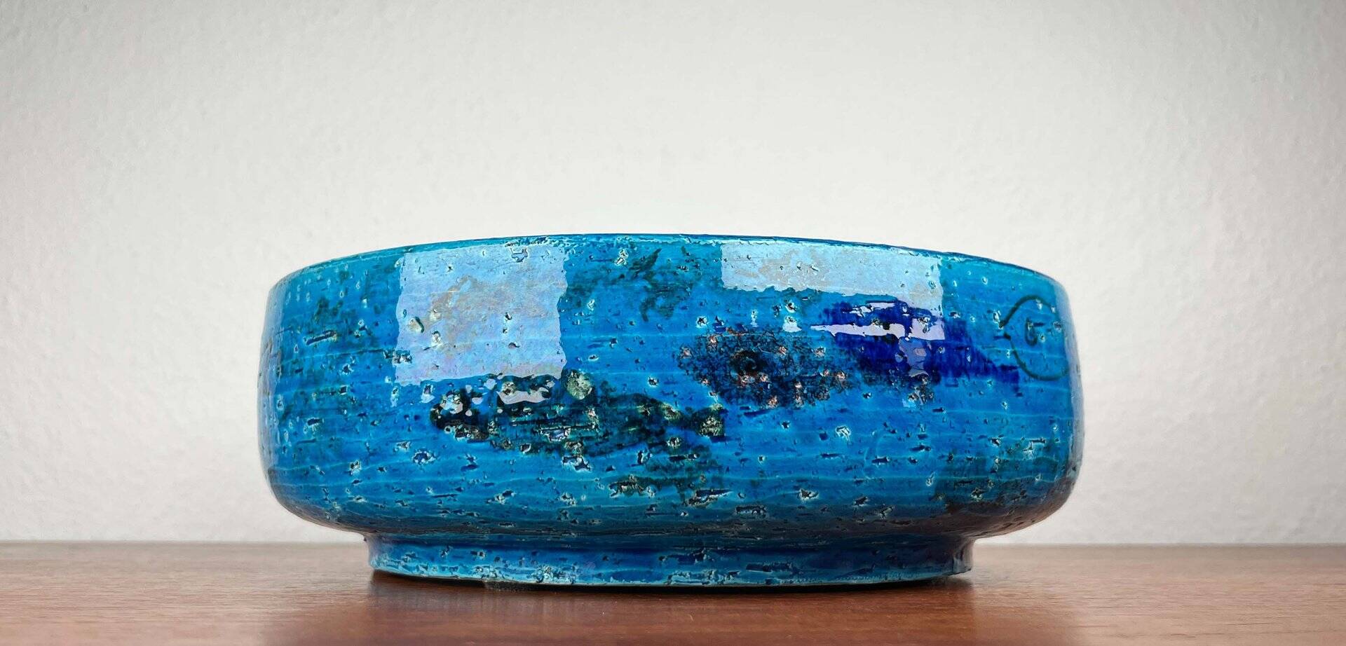 Bowl in the shape of a fish, modern fish from the mid-century by Aldo Londi for Bitossi, Italy, 1960s.