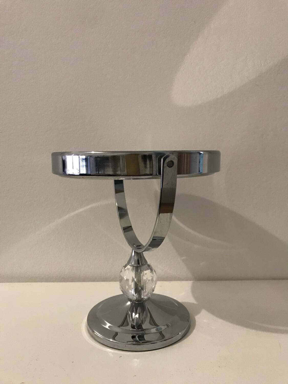 Magnificent retro mirror with magnifying effect