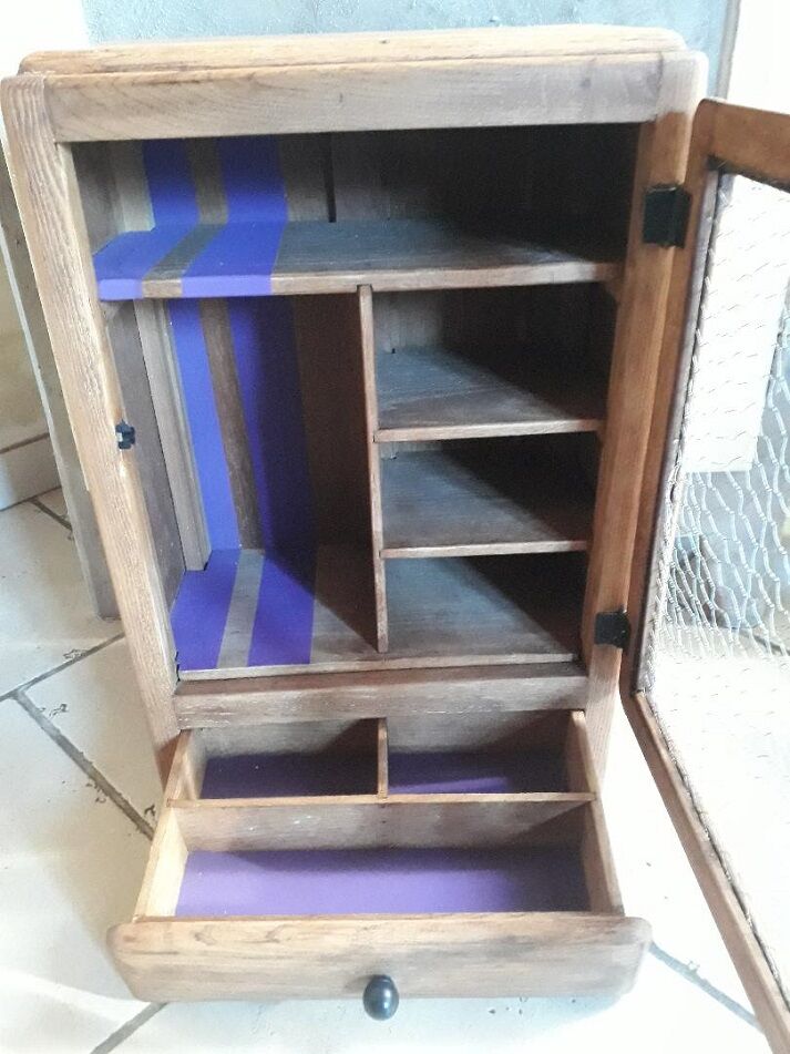 Oak country wall cabinet