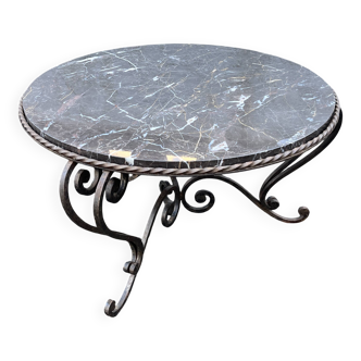 Coffee table in wrought iron and marble top