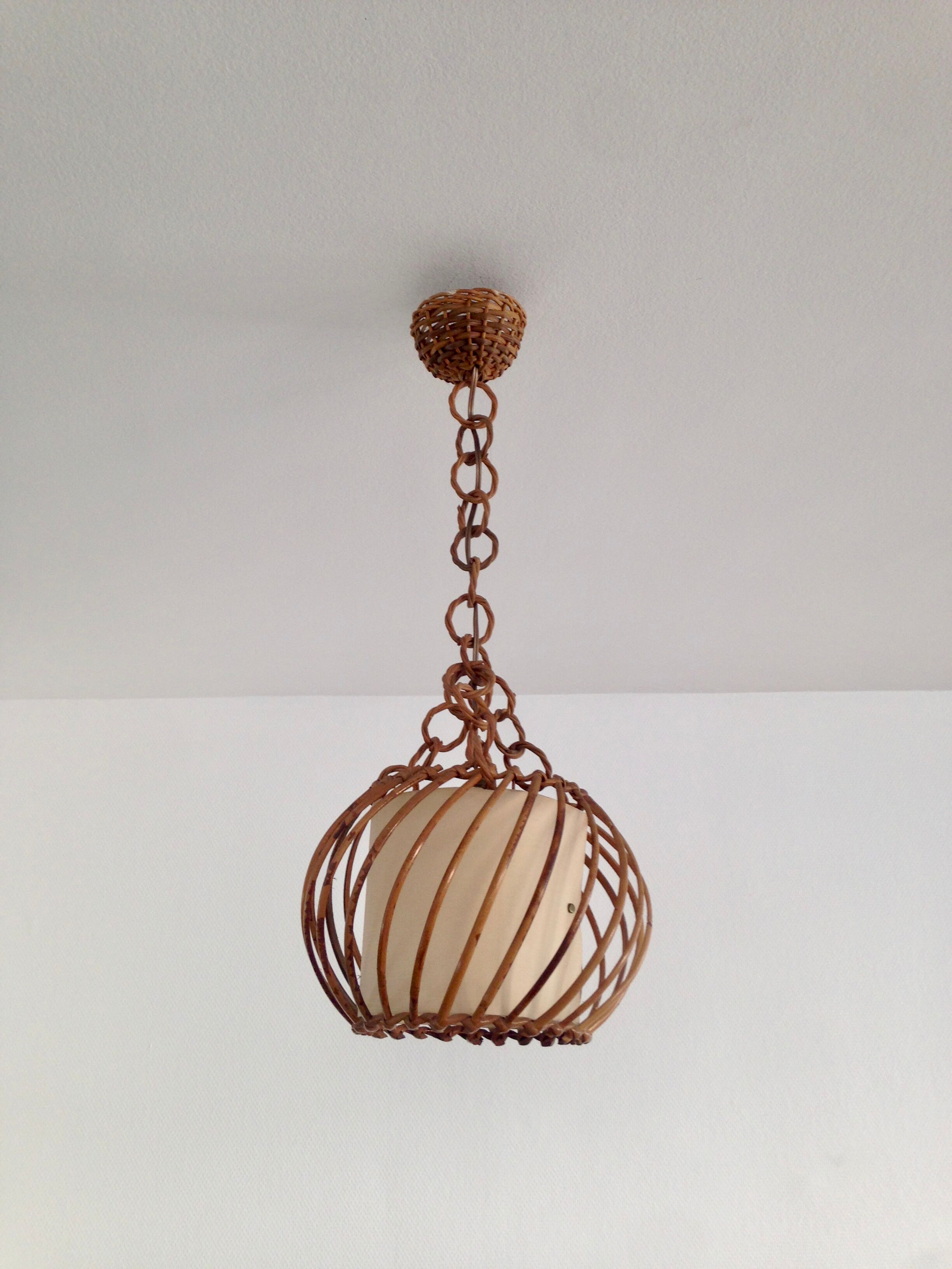 Suspension boule en rotin 1970