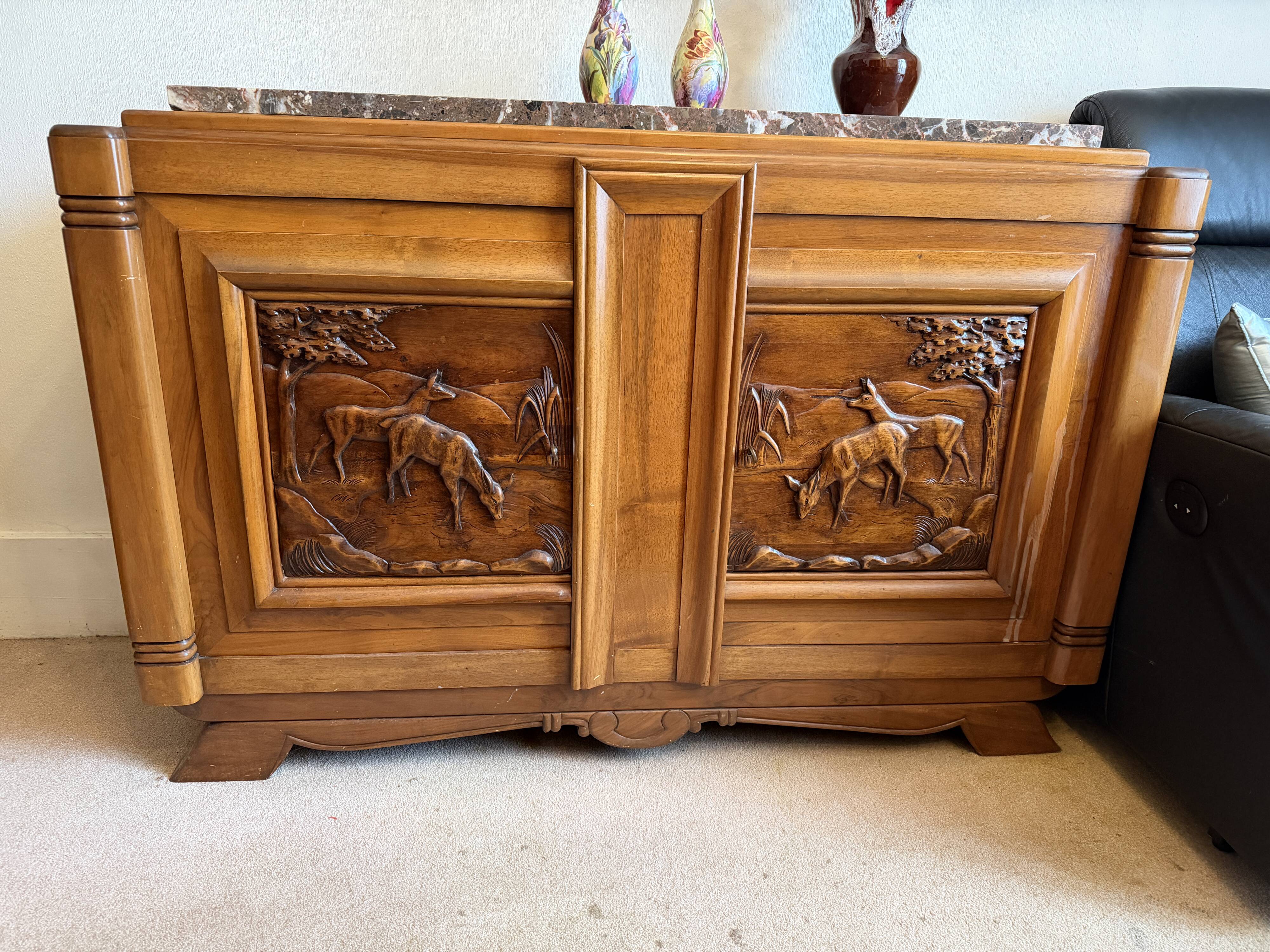 Buffet in carved solid wood