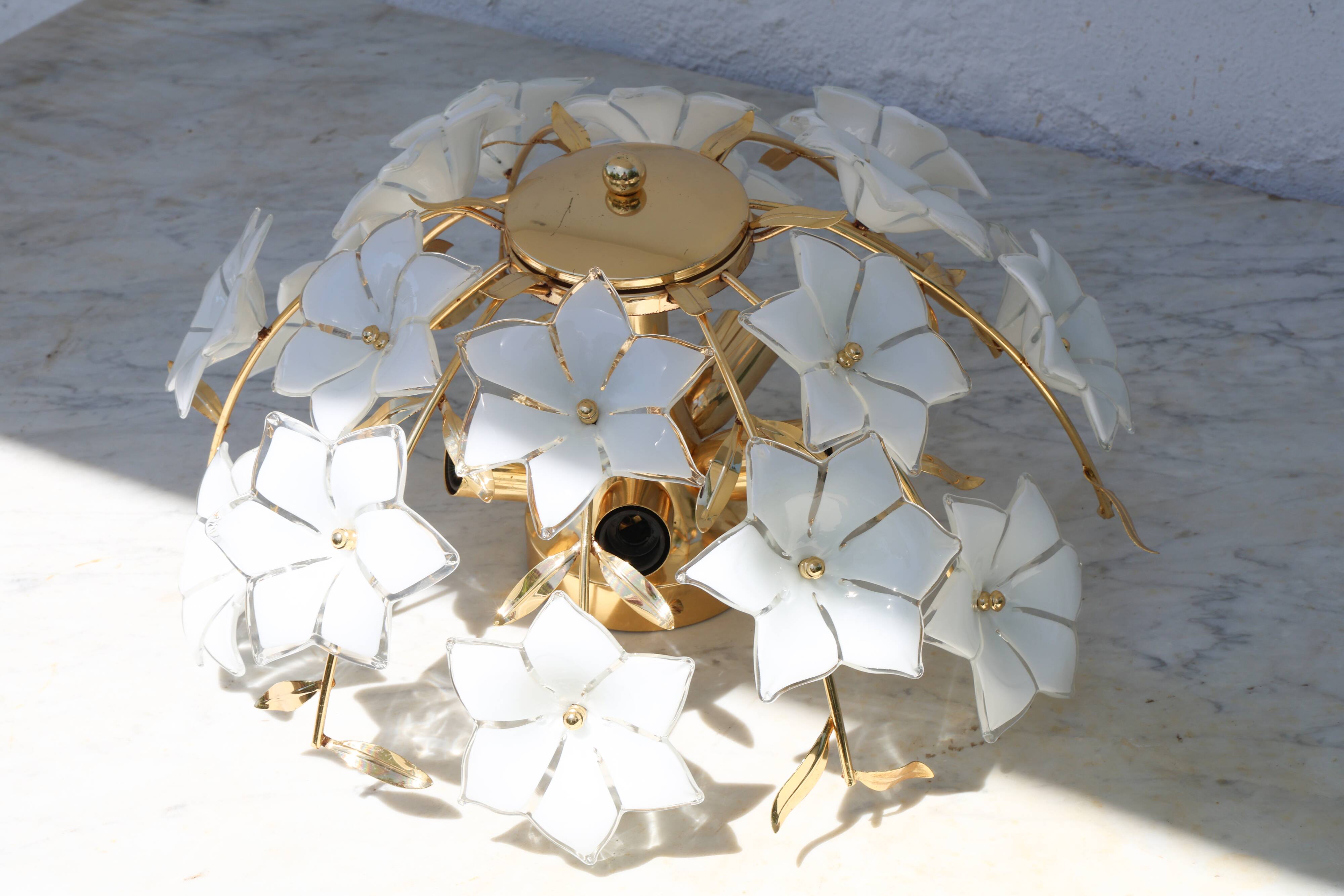 Grace Kelly, Delicious Murano Ceiling Light White Flowers, 1980