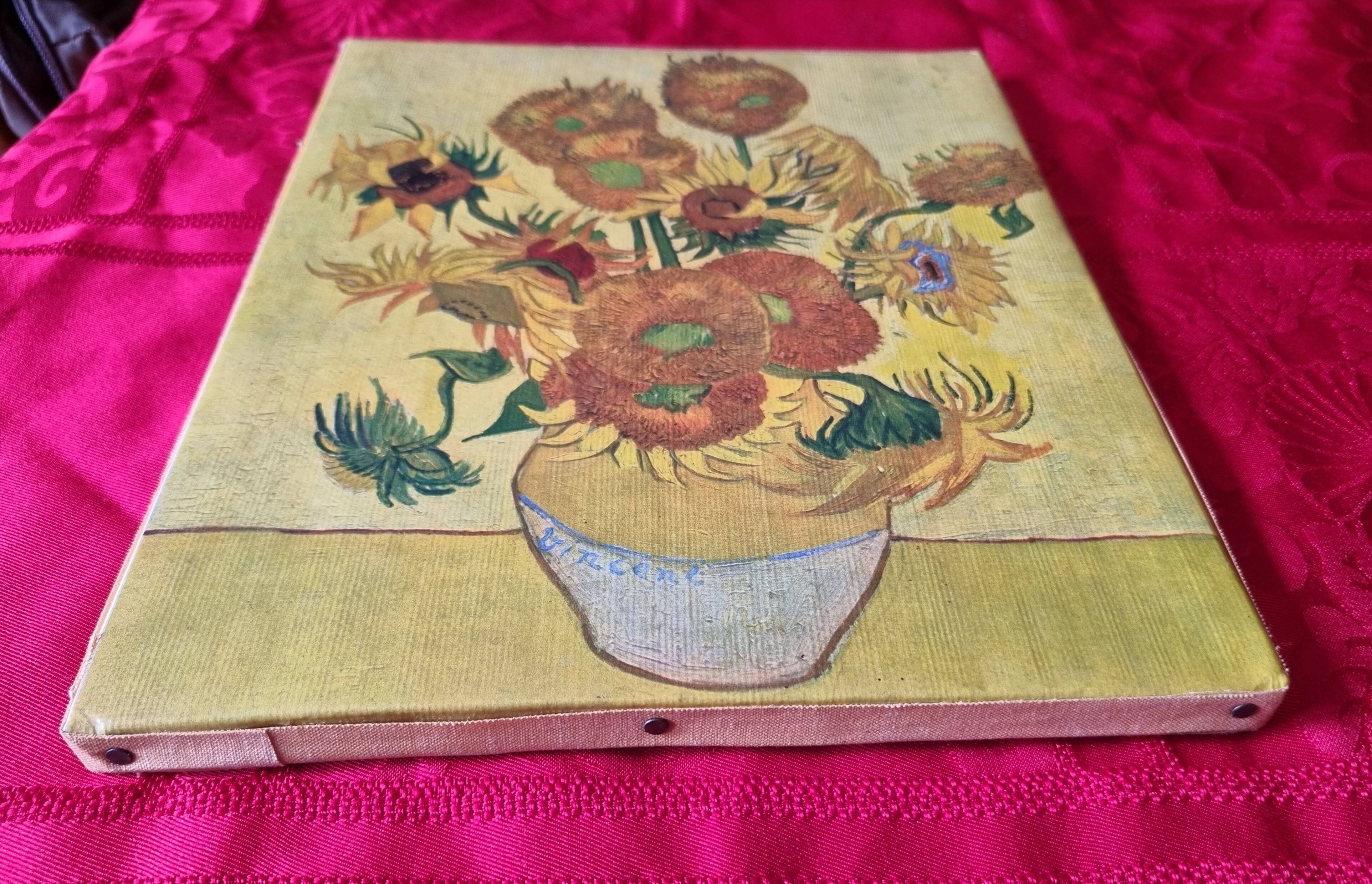 Tableau reproducing the sunflowers by Vincent Van Gogh.